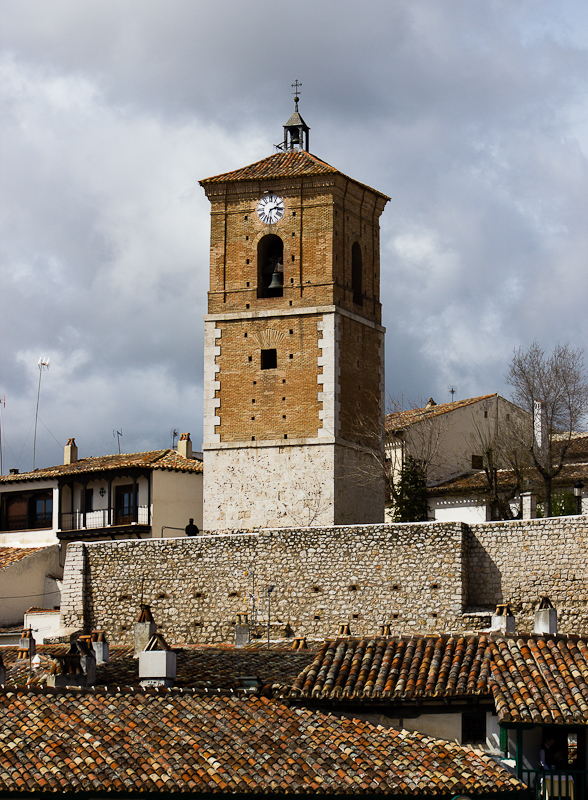 Vista de la Torre del Reloj desde la Plaza Mayor de Chinchón